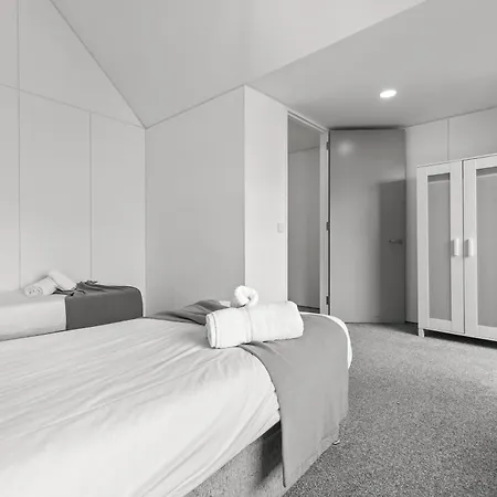 Large Townhouse 5 Beds With Two Parking Spaces - Centre Appartement