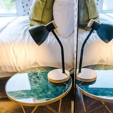 Trendy 3 Bedroom Pad * Manchester