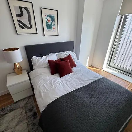 Apartamento Modern 2-bed In Mediacityuk Hub Mánchester