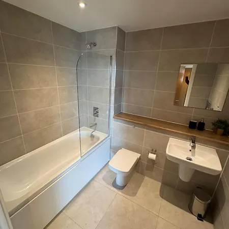 Modern 2-bed In Mediacityuk Hub Apartamento Mánchester