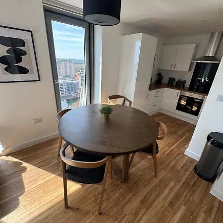 Modern 2-bed In Mediacityuk Hub Apartamento Mánchester
