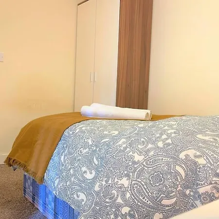 شقة Mosh Hulme 4*