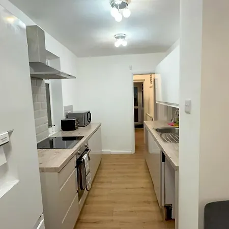 Contractor Stays, Fast Wifi, Free Parking, Work *