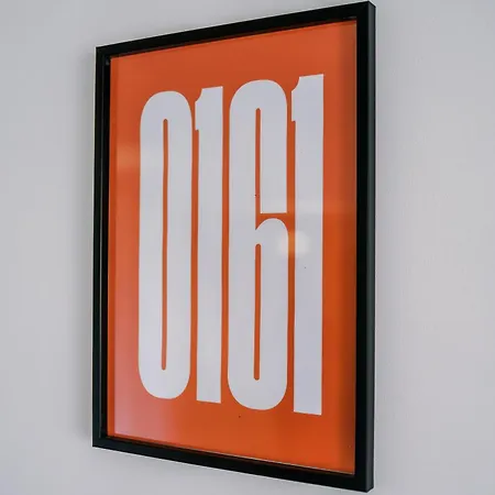 公寓 Charming Salford, Staycation, Wifi, Sleeps 5 *