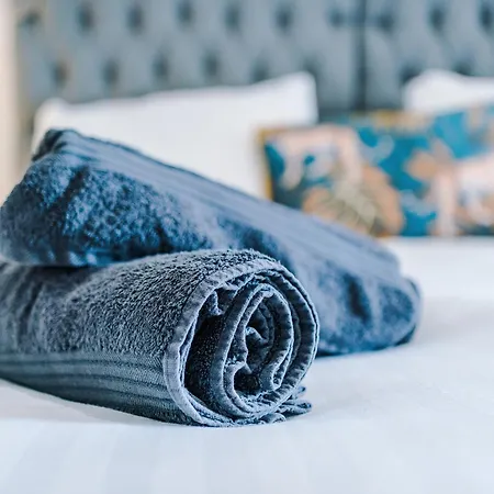 公寓 Charming Salford, Staycation, Wifi, Sleeps 5