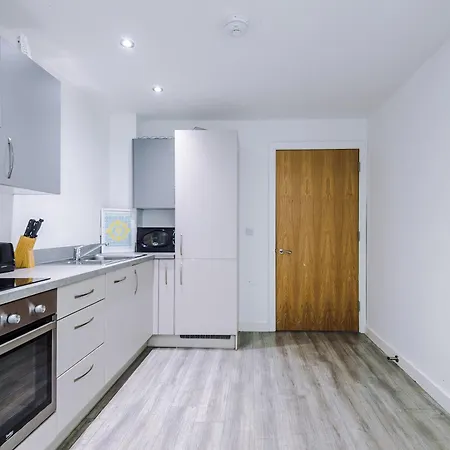 公寓 Charming Salford, Staycation, Wifi, Sleeps 5 *