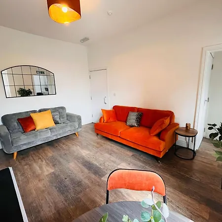 Spacious Victorian 5bedroom 5bathroom W Free Parking Casa vacanze Manchester