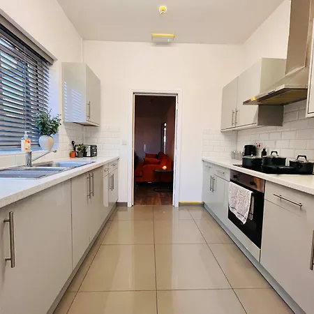 Spacious Victorian 5bedroom 5bathroom W Free Parking * Manchester