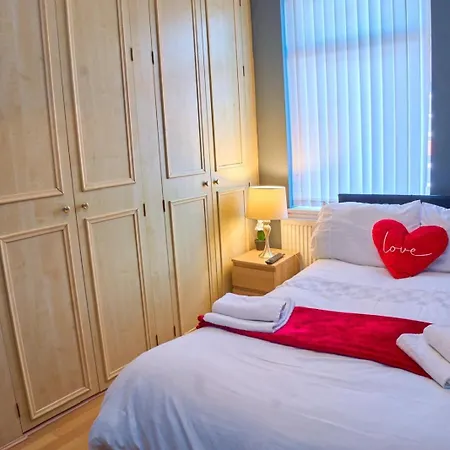 Semesterbostad 2dbed Close To Etihad Coop Live *