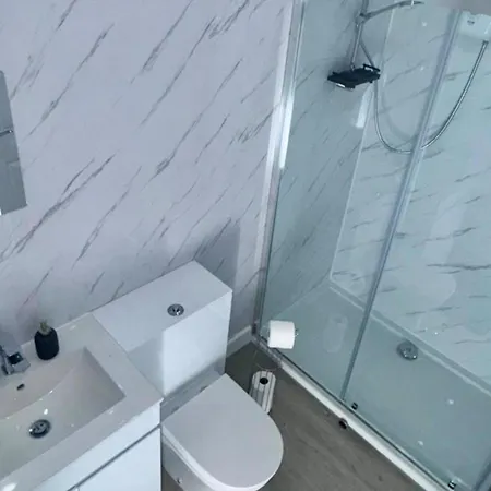 Apartament Studio- Sleeps3- Central- M U F C- O2 Warehouse *