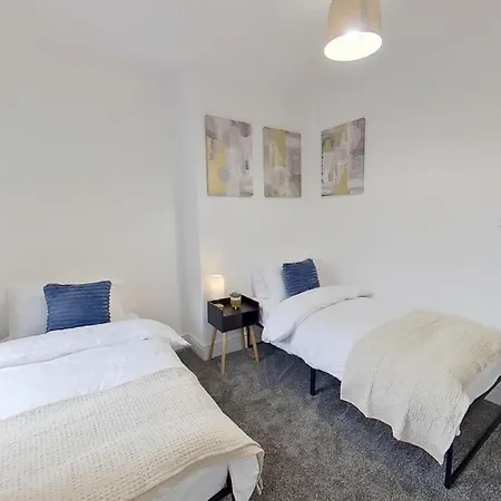 בית נופש 2br-nearcitycentre-wifi-parking-garden *