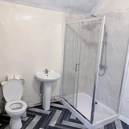 O5 Hostel *