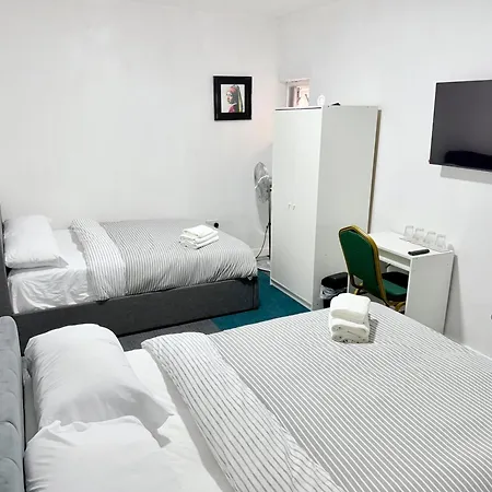O5 Hostel *