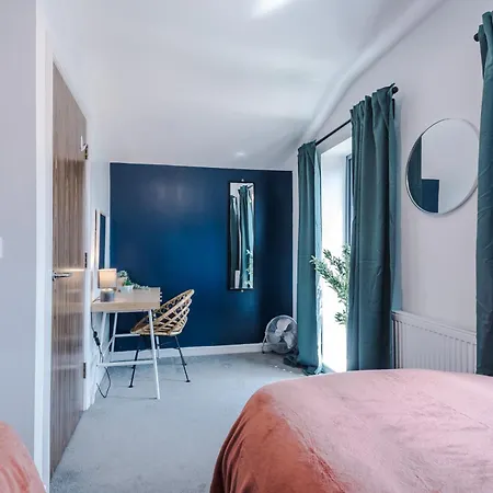 Stunning House By Purestay - 8 Beds With Free Parking * Manchester