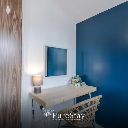 Stunning House By Purestay - 8 Beds With Free Parking Semesterbostad *