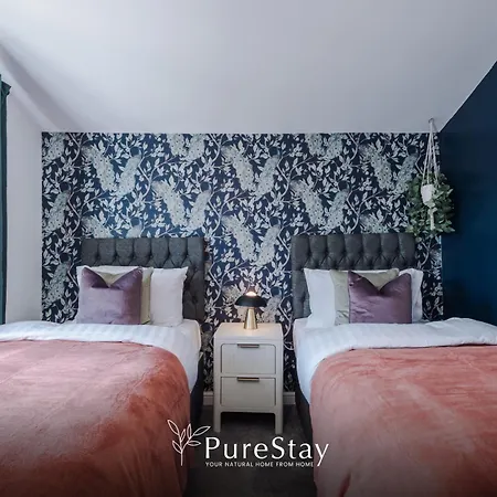 Semesterbostad Stunning House By Purestay - 8 Beds With Free Parking