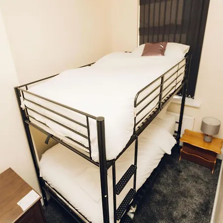 2 Beds Suburb Nestled Nook شقة مانشستر