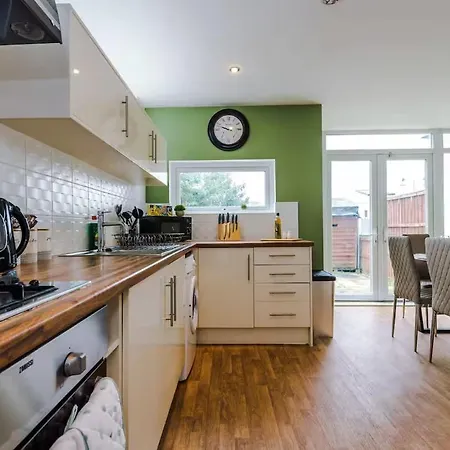 Four Bedroom House By Brookland Serviced Short Lets With Free Wifi Lägenhet