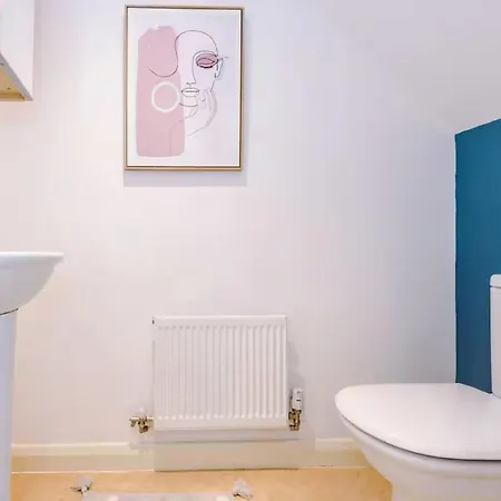 Four Bedroom House By Brookland Serviced Short Lets With Free Wifi Lägenhet