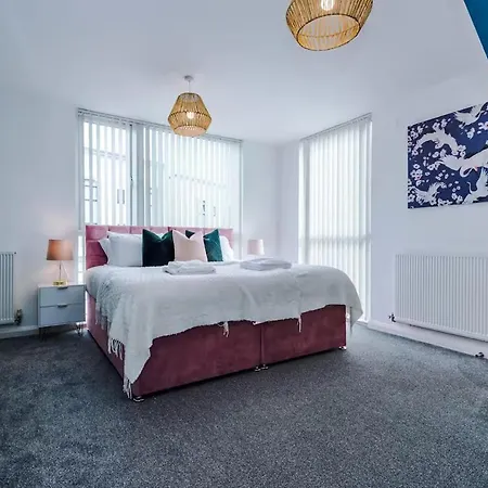 Four Bedroom House By Brookland Serviced Short Lets With Free Wifi Manchester