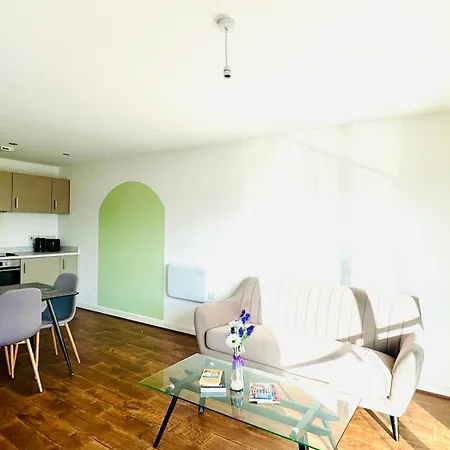 Flat Close To Etihad Stadium