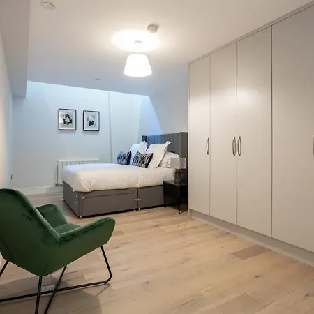 Spacious 2 Bedroom Centre Apartamento