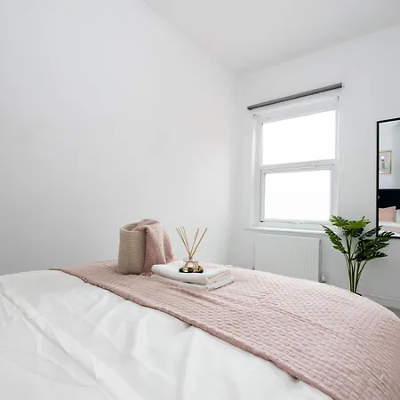 Cozy And Spacious Rest Work And Retreat In *