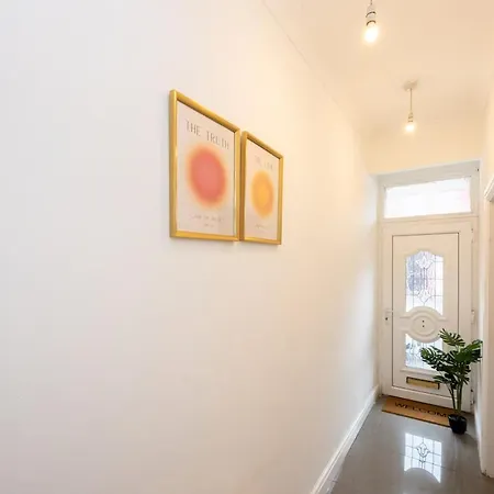 Cozy Spacious Home, Rest Retreat In Style, Free Parking And Wifi Dom wakacyjny Manchester