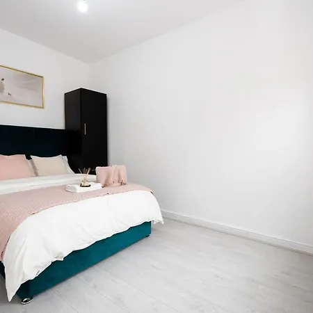 Cozy Spacious Home, Rest Retreat In Style, Free Parking And Wifi Dom wakacyjny