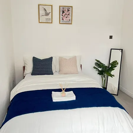 Dom wakacyjny Cozy Spacious Home, Rest Retreat In Style, Free Parking And Wifi Manchester