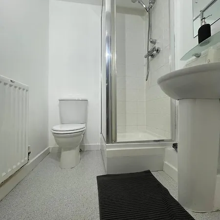 Spacious, Smart Near Centre And Coop Arena Free Parking