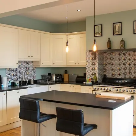 Whalley Range Gem: Elegant 3-bed Edwardian * Manchester