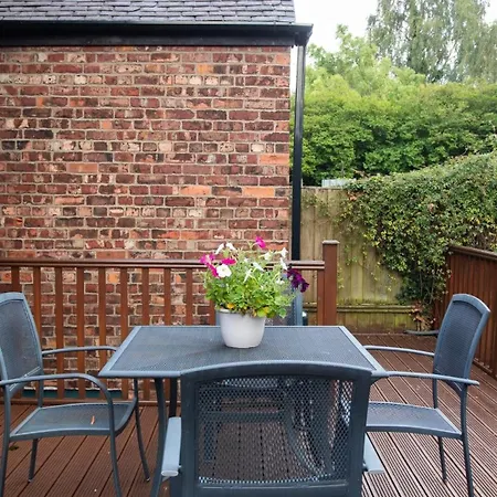 Whalley Range Gem: Elegant 3-bed Edwardian *