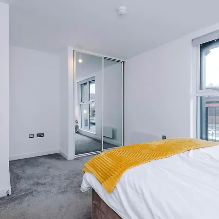 Modern 2 Bed With Balcony By Host A Μάντσεστερ