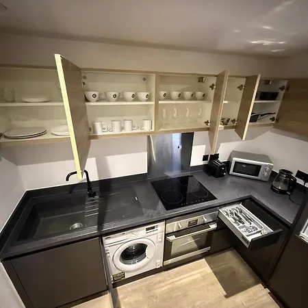 Premier Serviced Apartmetns Oldham Road