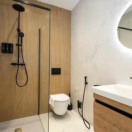 The Withington Nyaraló