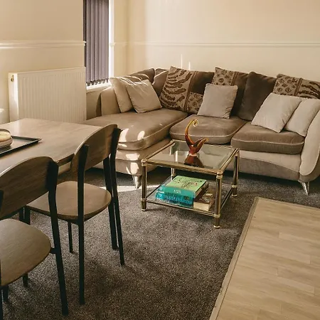 2 Beds Suburb Nestled Nook * مانشستر