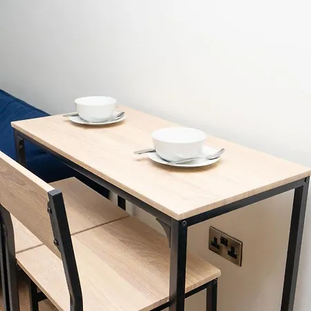 Luxe In M1 With Pool, Gym & *