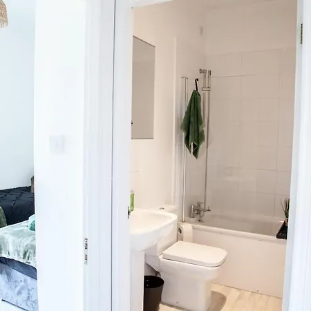 3br House Contractor Hospital Uni 曼彻斯特