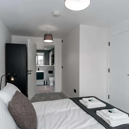 Fabulous 1bed Flat In W Balcony Apartment Manchester