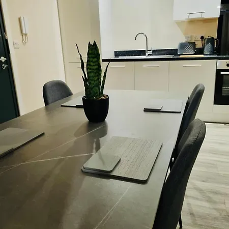 Appartement With Free Parking In Greater Manchester