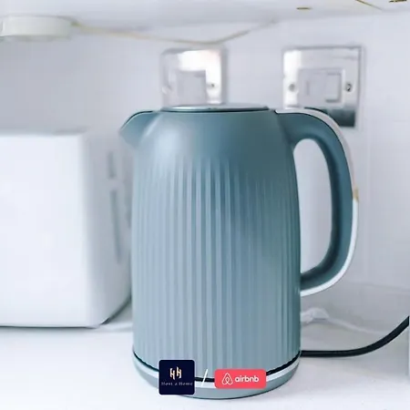 Διαμέρισμα Comfy 1br In Salford, Kitchen, Wifi And Parking *