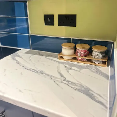 Modern Next To Ao Arena - Parking - Local Attractions Διαμέρισμα