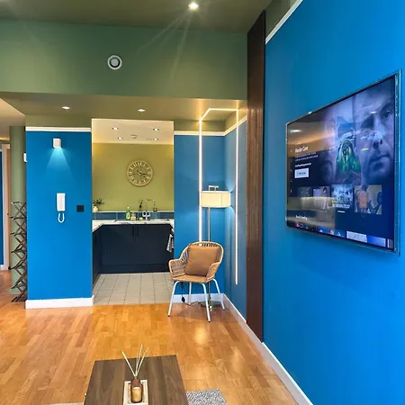 Modern Next To Ao Arena - Parking - Local Attractions Διαμέρισμα *