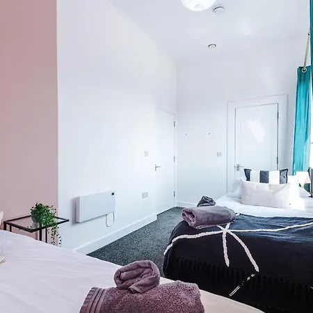 Large Salford -free Parking Apartament Manchester