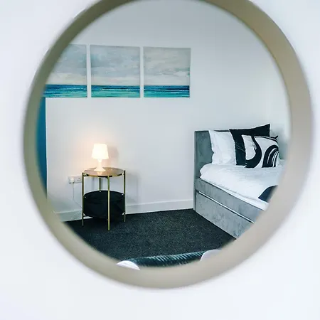 Apartament Large Salford -free Parking