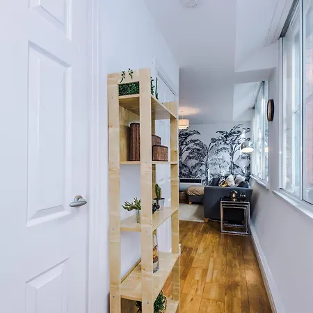 Appartamento Cosy 2br In Center - With Wifi, Kitchen & Parking Manchester