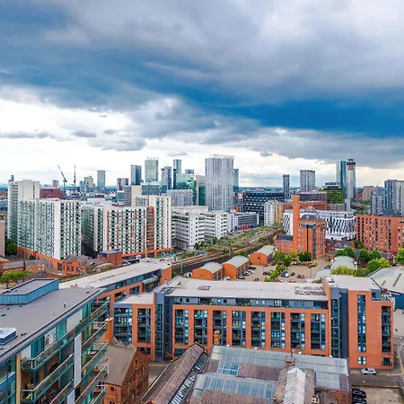 Duplex In Salford, 2br&2ba, Full Kitchen