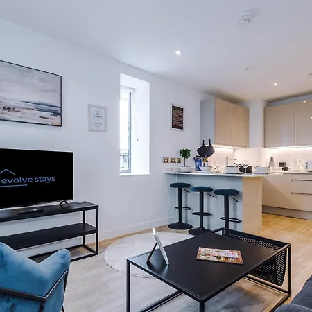 شقة Duplex In Salford, 2br&2ba, Full Kitchen