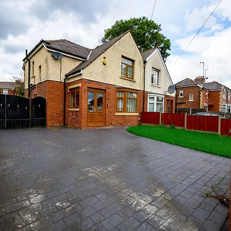 Heaton House - Parkside Charm And Comfort Apartment *